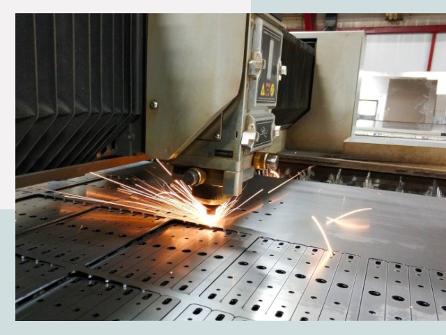 Лазерная резка металла в Шумерле от 652 руб.